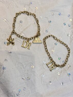 Diamond International Souvenir Charm Bracelets Set of 2 & 4 charms
